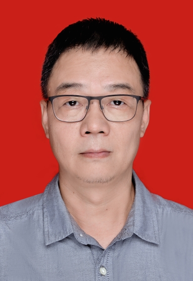 李勇?。ê雍芾砉晒砷L、四級主任科員）.jpg