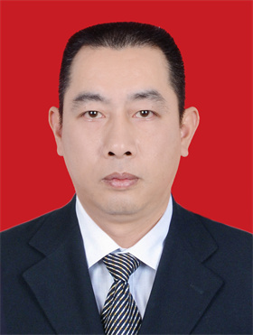 李偉超（紅底，有領帶）.jpg