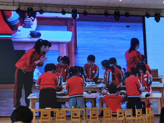 3.梁錦文《”泥“好，樹葉.jpg